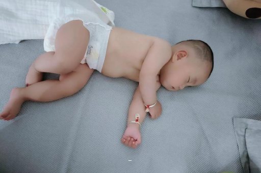 广州包生男孩的试管医院三岁宝宝干呕